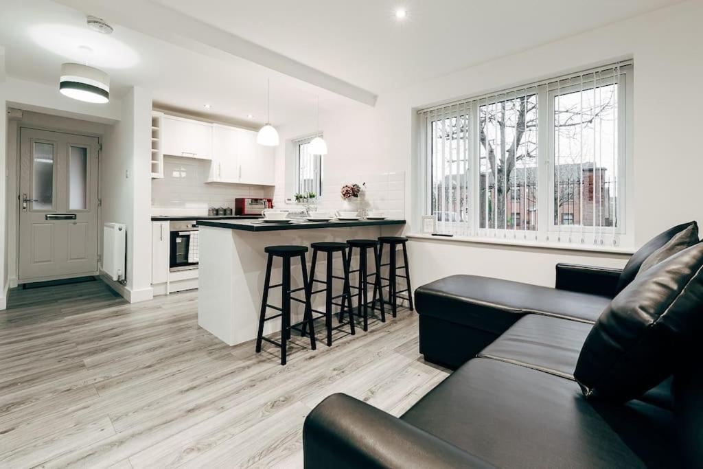 Park & Relax In 1Bd Central Liverpool Home Exterior foto