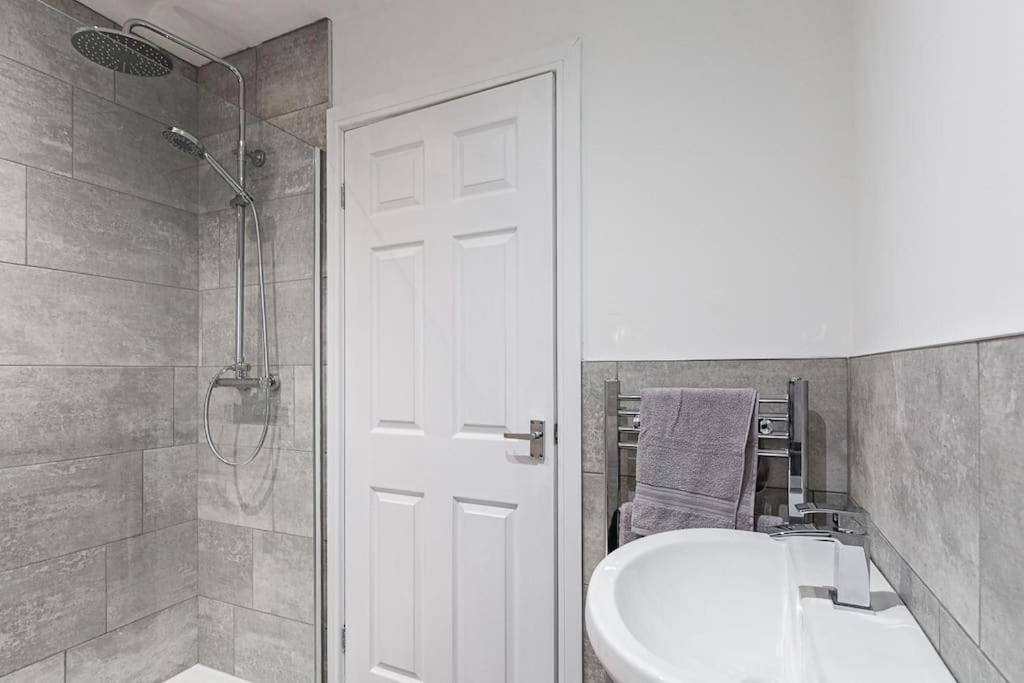Park & Relax In 1Bd Central Liverpool Home Exterior foto